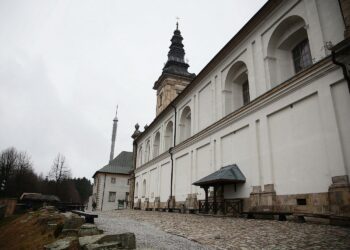 04.01.2020. Turyści na Świętym Krzyżu / Wiktor Taszłow / Radio Kielce