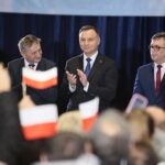 07.02.2020. Włoszczowa. Wizyta prezydenta RP Andrzeja Dudy. Na zdjęciu (od lewej): Anna Krupka - wiceminister sportu, Zbigniew Koniusz - wojewoda świętokrzyski, Andrzej Duda - prezydent RP i Dariusz Czechowski - starosta włoszczowski / Wiktor Taszłow / Radio Kielce