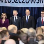 07.02.2020. Włoszczowa. Wizyta prezydenta RP Andrzeja Dudy. Na zdjęciu (od lewej): Andrzej Bętkowski - marszałek województwa świętokrzyskiego, Anna Krupka - wiceminister sportu, Zbigniew Koniusz - wojewoda świętokrzyski, Andrzej Duda - prezydent RP i Dariusz Czechowski - starosta włoszczowski / Wiktor Taszłow / Radio Kielce