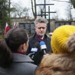 10.02.2020. Kielce. Cmentarz Stary. Uroczystość upamiętniająca 80 rocznicę I wywózki Polaków na Sybir. Na zdjęciu: Krzysztof Słoń - senator / Wiktor Taszlow / Radio Kielce