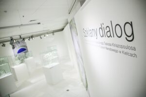 11.02.2020 Kielce. Wystawa „Szklany dialog” w Muzeum Dialogu Kultur / Wiktor Taszłow / Radio Kielce