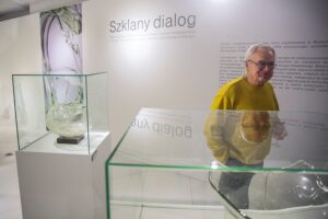11.02.2020 Kielce. Wystawa „Szklany dialog” w Muzeum Dialogu Kultur / Wiktor Taszłow / Radio Kielce