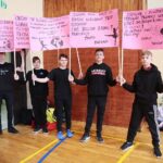 14.02.2020. Kielce. Tańczący protest przeciwko przemocy wobec kobiet w ramach międzynarodowej kampanii One Bilion Rising w SP nr 32 / Wiktor Taszłow / Radio Kielce