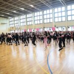 14.02.2020. Kielce. Tańczący protest przeciwko przemocy wobec kobiet w ramach międzynarodowej kampanii One Bilion Rising w SP nr 32 / Wiktor Taszłow / Radio Kielce