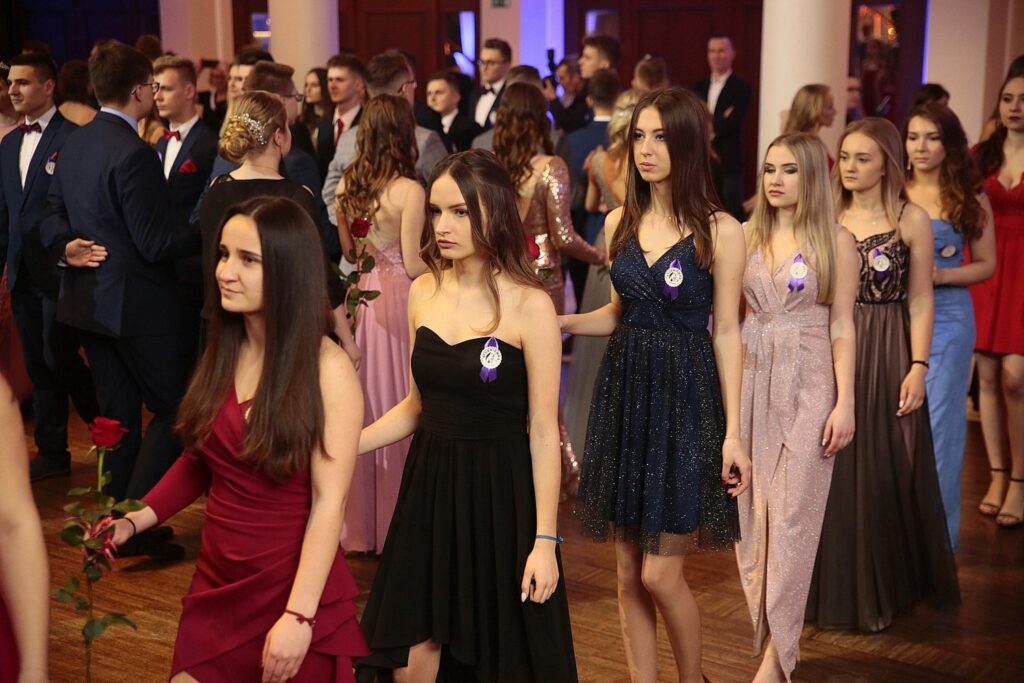 15.02.2020. Kielce. Studniówka Technikum nr 4 / Wiktor Taszłow / Radio Kielce