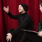 19.02.2020. Kielce. Konferencja prasowa na temat prapremiery "Schwarzcharakterek". Na zdjęciu: Remigiusza Brzyka - reżyser / Wiktor Taszłow / Radio Kielce