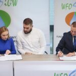 17.02.2020. Kielce. Konferencja w WFOŚiGW i podpisanie 5000 umowy w ramach programu "Czyste Powietrze". Na zdjęciu: (od lewej): Marlena Borek, Rafał Borek, Ryszard Gliwiński - prezes WFOŚiGW / Wiktor Taszłow / Radio Kielce