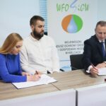17.02.2020. Kielce. Konferencja w WFOŚiGW i podpisanie 5000 umowy w ramach programu "Czyste Powietrze". Na zdjęciu: (od lewej): Marlena Borek, Rafał Borek, Ryszard Gliwiński - prezes WFOŚiGW / Wiktor Taszłow / Radio Kielce
