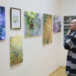 20.02.2020. Kielce. Wernisaż wystawy poplenerowej pt."Drzewo życia" w Ośrodku Kultury "Ziemowit" / Wiktor Taszłow / Radio Kielce