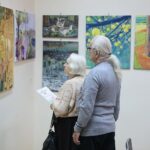 20.02.2020. Kielce. Wernisaż wystawy poplenerowej pt."Drzewo życia" w Ośrodku Kultury "Ziemowit" / Wiktor Taszłow / Radio Kielce