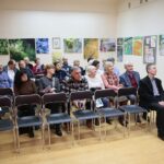 20.02.2020. Kielce. Wernisaż wystawy poplenerowej pt."Drzewo życia" w Ośrodku Kultury "Ziemowit" / Wiktor Taszłow / Radio Kielce