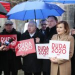 21.02.2020. Kielce. Inauguracja zbierania podpisów poparcia dla Andrzeja Dudy. Na zdjęciu (od lewej): Krzysztof Słoń - senator, Wiesław Koza - radny rady miasta, Rafał Nowak - wicewojewoda świętokrzyski, Krzysztof Lipiec - poseł, Marek Kwitek - poseł, Anna Krupka - wiceminister sportu i turystyki, Zbigniew Koniusz - wojewoda świętokrzyski / Wiktor Taszłow / Radio Kielce