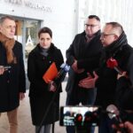 21.02.2020. Kielce. Konferencja PO w sprawie szprych do CPK. Na zdjęciu (od lewej): Jan Maćkowiak, Marzena Okła-Drewnowicz - poseł, Konrad Krönig - prezydent Skarżyska - Kamiennej, Artur Gierada - przewodniczący PO / Wiktor Taszłow / Radio Kielce