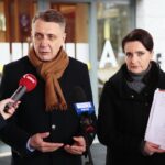 21.02.2020. Kielce. Konferencja PO w sprawie szprych do CPK. Na zdjęciu (od lewej): Jan Maćkowiak, Marzena Okła-Drewnowicz - poseł / Wiktor Taszłow / Radio Kielce