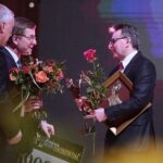 25.02.2020. Kielce. Uroczysta gala, podczas której przyznano nagrody "Świętokrzyska Victoria". Na zdjęciu (od lewej): Andrzej Bętkowski - marszałek województwa świętokrzyskiego, Andrzej Pruś – przewodniczący Sejmiku Województwa Świętokrzyskiego, Stanisław Rupniewski - współtwórca Grupy Supon / Wiktor Taszłow / Radio Kielce