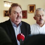 26.02.2020. Kielce. Konferencja w ŚCO. Na zdjęciu (od lewej): prof. Waldemar Priebe - MD Anderson Cancer Center w Huston, prof. Stanisław Góźdź - dyrektor Świętokrzyskiego Centrum Onkologii / Wiktor Taszłow / Radio Kielce