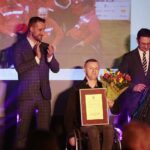 27.02.2020. Bilcza. III Gala Sportu Miasta i Gminy Morawica. Wyróżnienie Burmistrza Gminy i Miasta Morawica. Na zdjęciu (od lewej): Łukasz Korus, Wojciech Piotrowski - Start Kielce, Marcin Dziewięcki - zastępca burmistrza Morawicy / Wiktor Taszłow / Radio Kielce