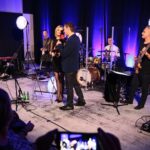 29.02.2020 Kielce. Koncert Katarzyny Lisowskiej w Studiu Gram Polskiego Radia Kielce. Na zdjęciu: Katarzyna Lisowska i Paweł Solarz / Wiktor Taszłow / Radio Kielce