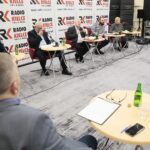 02.02.2020. Radio Kielce. Studio Polityczne. Na zdjęciu (od lewej): Piotr Wawrzyk - wiceminister spraw zagranicznych, Lucjan Pietrzczyk – PO, Czesław Siekierski - poseł PSL, Artur Kopacz – Ruch Narodowy, Małgorzata Marenin - SLD / Wiktor Taszłow / Radio Kielce