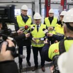 04.02.2020. Kielce. Budowa Centrum Kształcenia Zawodowego. Na zdjęciu (od lewej): Dominik Kraska - dyrektor Centrum Kształcenia Zawodowego, Bogdan Wenta – prezydent Kielc, Marcin Różycki - wiceprezydent Kielc, Piotr Kawecki - kierownik budowy Anna Bud sp. z o.o / Wiktor Taszłow / Radio Kielce