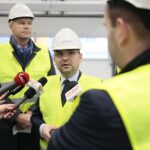 04.02.2020. Kielce. Budowa Centrum Kształcenia Zawodowego. Na zdjęciu (od lewej): Bogdan Wenta – prezydent Kielc, Marcin Różycki - wiceprezydent Kielc / Wiktor Taszłow / Radio Kielce