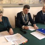 26.02.2020. Sandomierz. Sesja Rady Miasta Sandomierz. Na zdjęciu (od lewej): Barbara Grębowiec - skarbnik, Marcin Marzec - burmistrz, Paweł Niedźwiedź - zastępca burmistrza / Grażyna Szlęzak-Wójcik / Radio Kielce