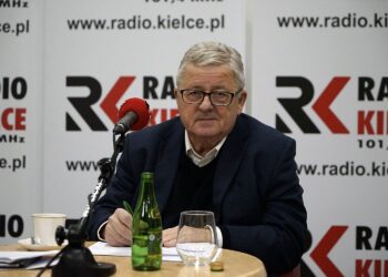 05.01.2020. Studio Polityczne Radia Kielce. Na zdjęciu: Czesław Siekierski - Polskie Stronnictwo Ludowe / Robert Felczak / Radio Kielce