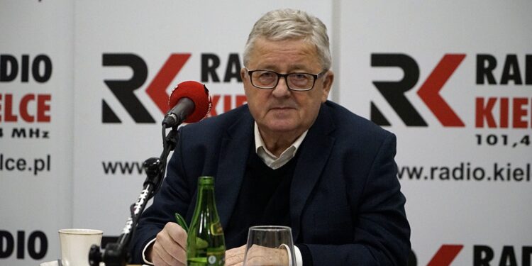 05.01.2020. Studio Polityczne Radia Kielce. Na zdjęciu: Czesław Siekierski - Polskie Stronnictwo Ludowe / Robert Felczak / Radio Kielce