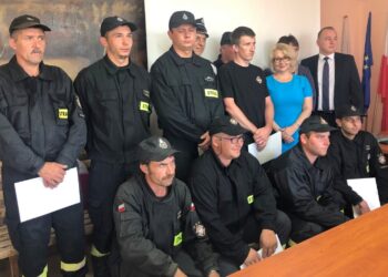 Sesja Rady Miasta, podczas której uhonorowano strażaków / Grażyna-Szlęzak-Wójcik / Radio Kielce