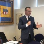 27.02.2020 Sandomierz. Sesja rady powiatu. Od lewej: Zdzisław Nasternak - wiceprzewodniczący Rady Powiatu, Marcin Piwnik - starosta sandomierski / Grażyna Szlęzak-Wócik