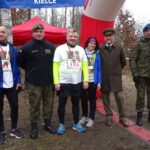 01.03.2020. Ostrowiec św. Bieg Tropem Wilczym. Na zdjęciu (trzeci z lewej): senator Jarosław Rusiecki / Emilia Sitarska / Radio Kielce