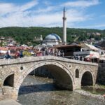 Busem na Bałkany / Katarzyna Kosowska i Wojciech Grabowski