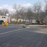 21.03.2020. Busko-Zdrój. Nowe miejsca postojowe przy Szpitalu Powiatowym w Busku-Zdroju / Szpital Powiatowy w Busku-Zdroju