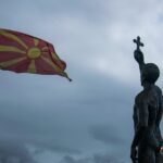 Busem na Bałkany / Katarzyna Kosowska i Wojciech Grabowski