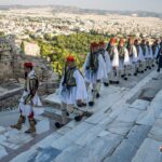 Busem na Bałkany / Katarzyna Kosowska i Wojciech Grabowski