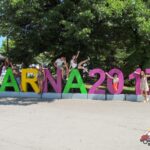 Busem na Bałkany / Katarzyna Kosowska i Wojciech Grabowski