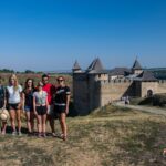 Busem na Bałkany / Katarzyna Kosowska i Wojciech Grabowski