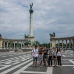 Busem na Bałkany / Katarzyna Kosowska i Wojciech Grabowski