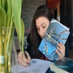 „Koroneczki" włączyły się w akcję #zostanwdomu. Na zdjęciu: Natalia Hensoldt / archiwum prywatne/Facebook