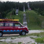 Busem na Bałkany / Katarzyna Kosowska i Wojciech Grabowski