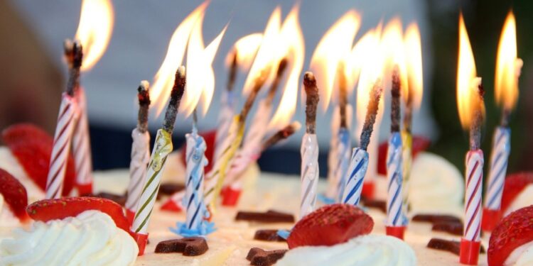 tort, urodziny / pixabay.com