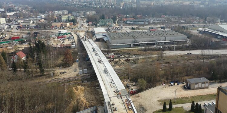 20.03.2020 Kielce. Budowa przedłużenia ulicy Olszewskiego. Wiadukt / Jarosław Kubalski / Radio Kielce