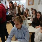 04.03.2020. Suchedniów. Wizyta profesora Jerzego Bralczyka w Szkole Podstawowej nr 3 / Anna Głąb / Radio Kielce