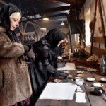 08.03.2020. Maleniec. Ekipa filmowców TVP Historia w zabytkowym zakładzie / Magdalena Galas-Klusek / Radio Kielce