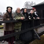 08.03.2020. Maleniec. Ekipa filmowców TVP Historia w zabytkowym zakładzie / Magdalena Galas-Klusek / Radio Kielce