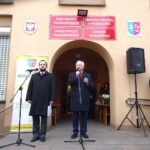 01.03.2020. Włoszczowa. Odsłonięcie tablicy pamiątkowej poświęconej mieszkańcom poległym w walkach o niepodległość oraz pomordowanym i więzionym w okresie stalinowskiego terroru w latach 1945-1956. Na zdjęciu (przemawia): poseł Krzysztof Lipiec, lider świętokrzyskich struktur PiS / Ewa Pociejowska-Gawęda / Radio Kielce