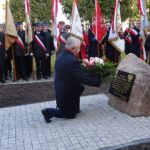 01.03.2020. Włoszczowa. Odsłonięcie tablicy pamiątkowej poświęconej mieszkańcom poległym w walkach o niepodległość oraz pomordowanym i więzionym w okresie stalinowskiego terroru w latach 1945-1956. Na zdjęciu: poseł Krzysztof Lipiec, lider świętokrzyskich struktur PiS / Ewa Pociejowska-Gawęda / Radio Kielce