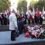 01.03.2020. Włoszczowa. Odsłonięcie tablicy pamiątkowej poświęconej mieszkańcom poległym w walkach o niepodległość oraz pomordowanym i więzionym w okresie stalinowskiego terroru w latach 1945-1956 / Ewa Pociejowska-Gawęda / Radio Kielce