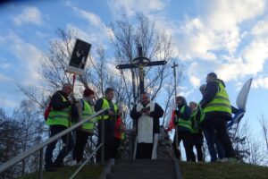 12.03.2020 Jędrzejów. IV Piesza Pielgrzymka Szlakiem bł. Wincentego Kadłubka / Ewa Pociejowska-Gawęda / Radio Kielce