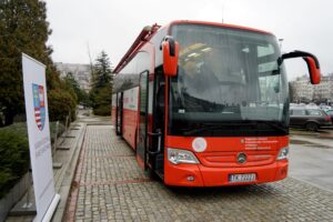 02.03.2020. Kielce. Pracownicy urzędu marszałkowskiego oddali krew / Piotr Kwaśniewski / Radio Kielce